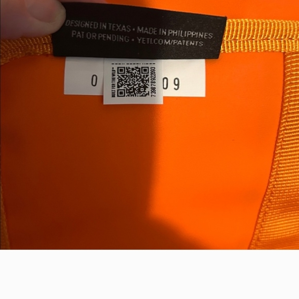 Yeti Daytrip Cooler. Firm Price - Picture 8 of 12